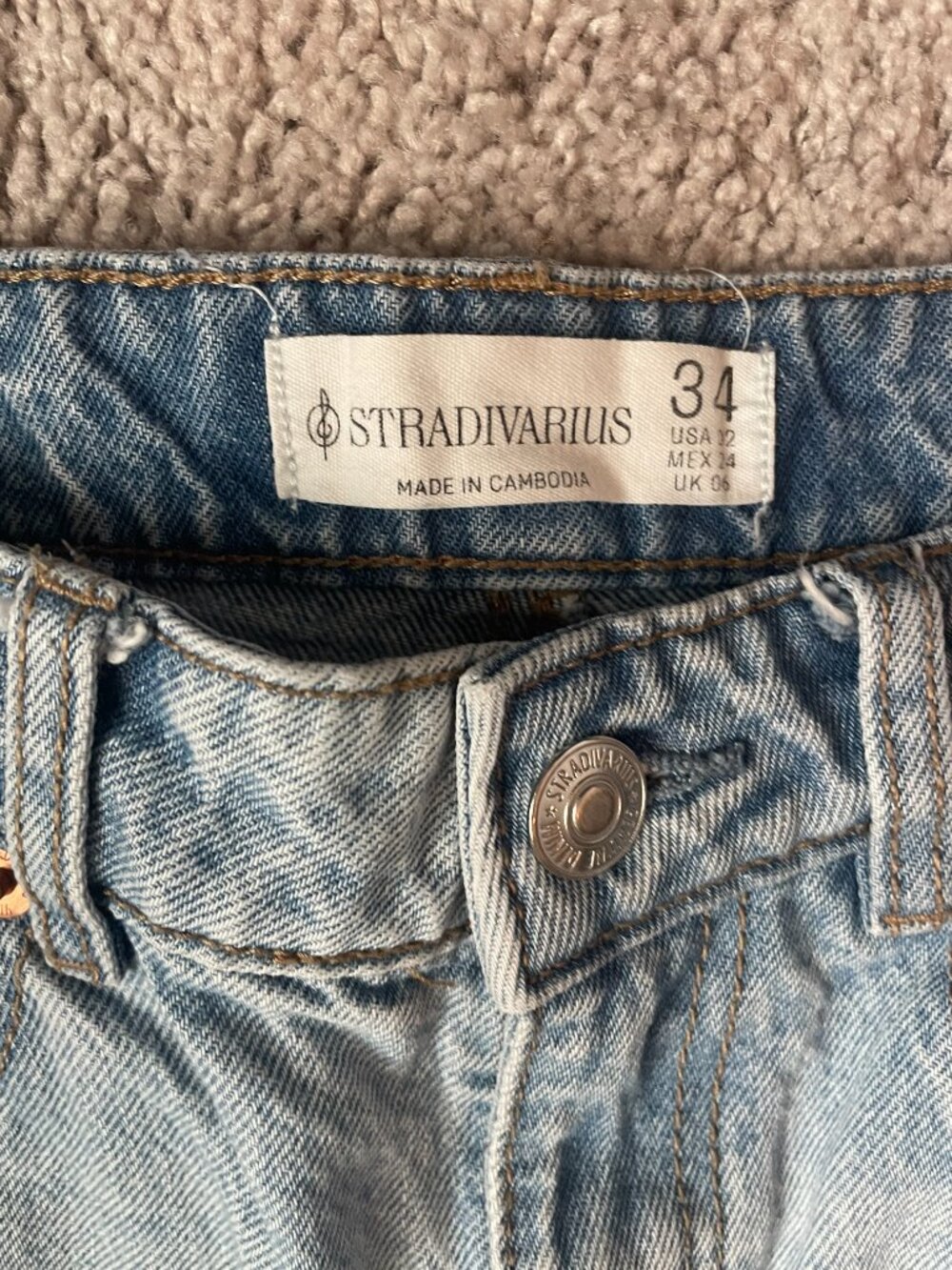 Stradivarius Straight-leg High waisted Jeans - Picture 2 of 4